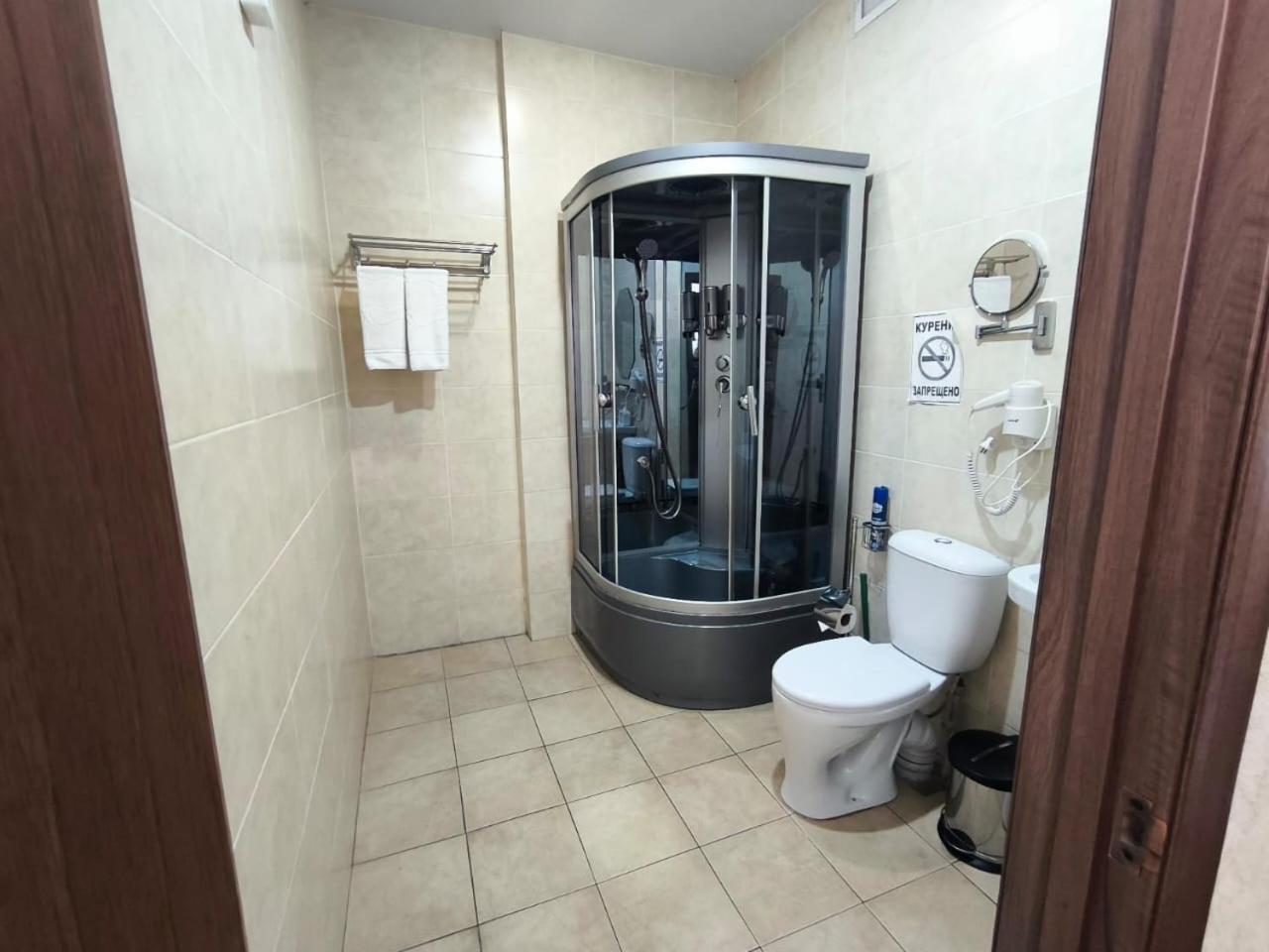 Pride Hotel Taraz Esterno foto