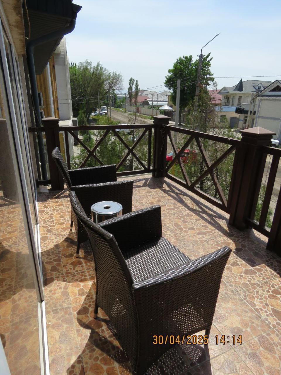 Pride Hotel Taraz Esterno foto