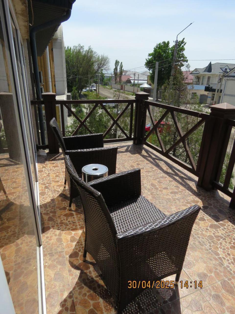 Pride Hotel Taraz Esterno foto