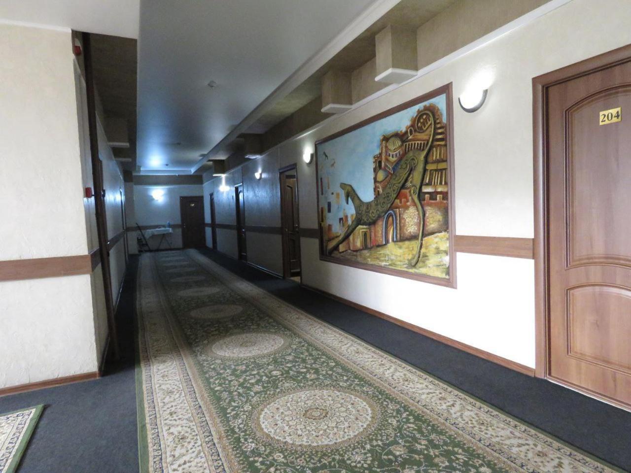 Pride Hotel Taraz Esterno foto