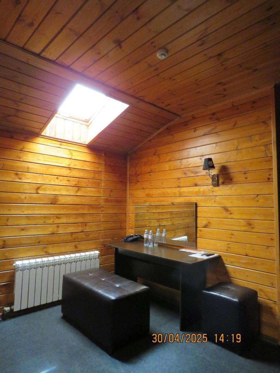 Pride Hotel Taraz Esterno foto