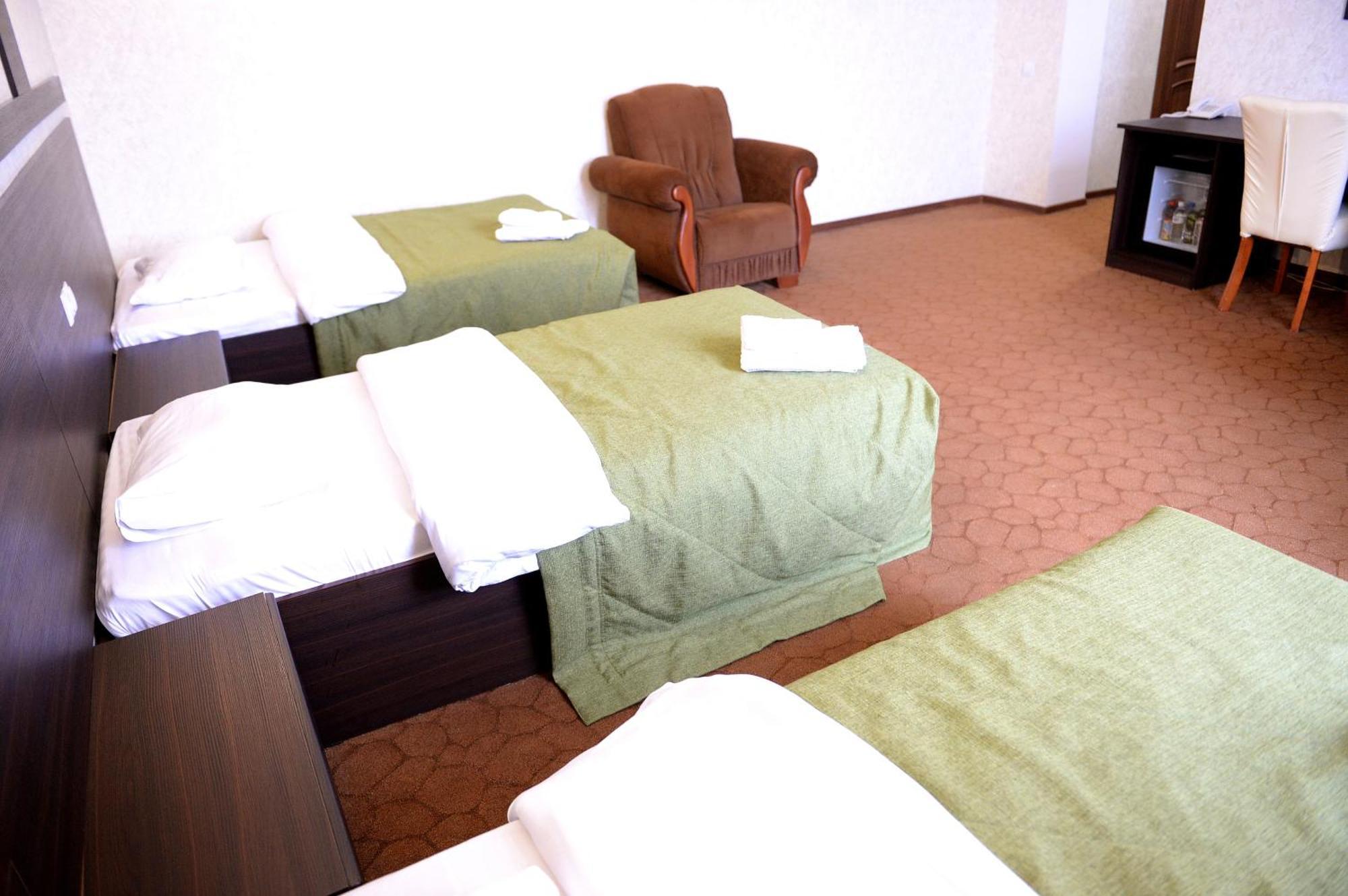 Pride Hotel Taraz Esterno foto