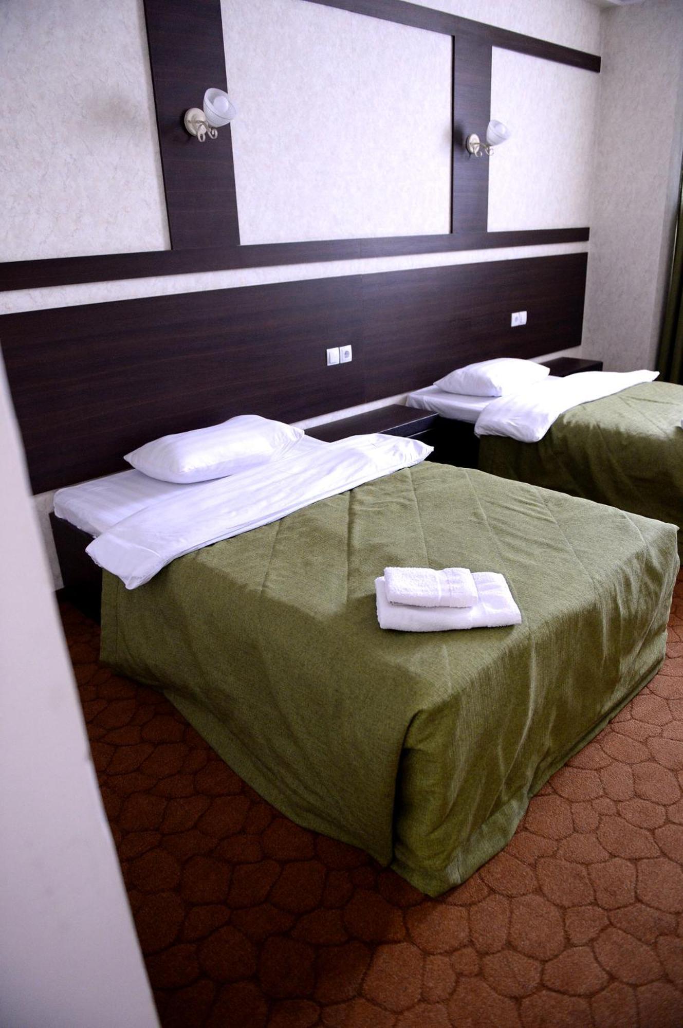 Pride Hotel Taraz Esterno foto