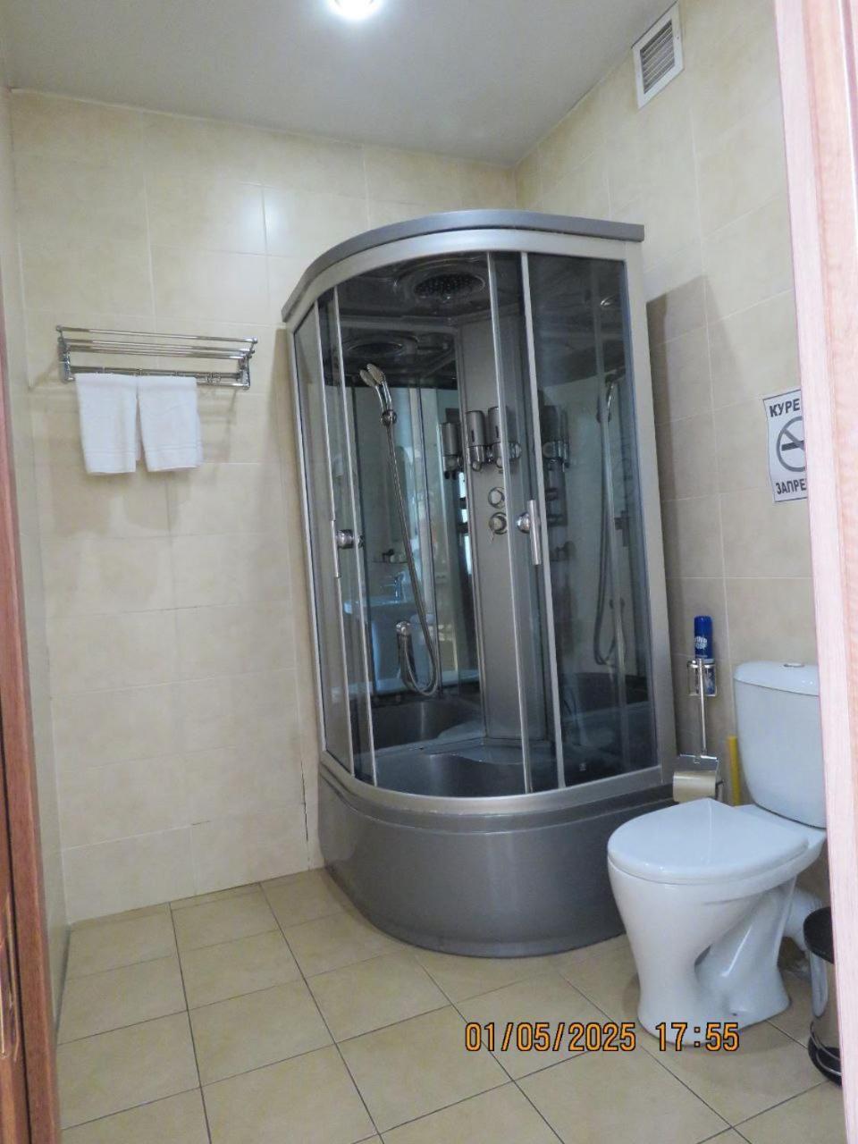 Pride Hotel Taraz Esterno foto