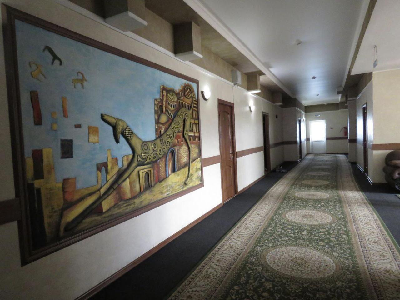 Pride Hotel Taraz Esterno foto