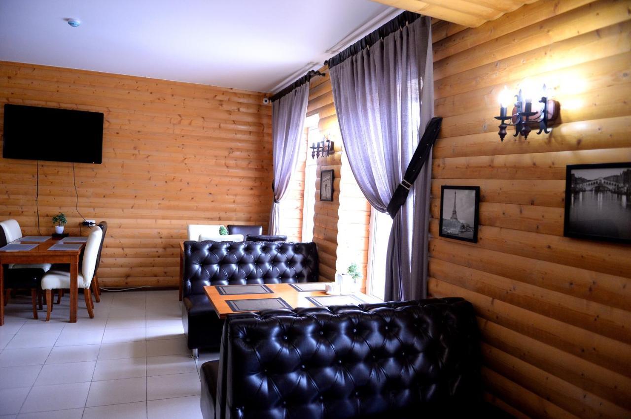 Pride Hotel Taraz Esterno foto
