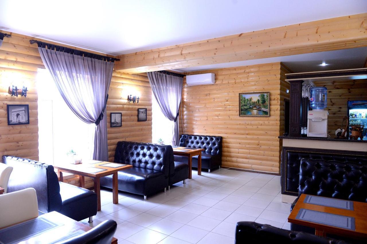 Pride Hotel Taraz Esterno foto
