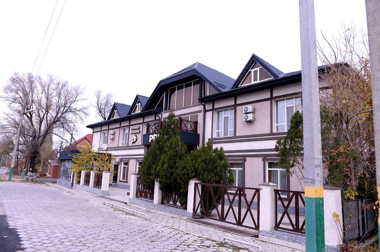 Pride Hotel Taraz Esterno foto